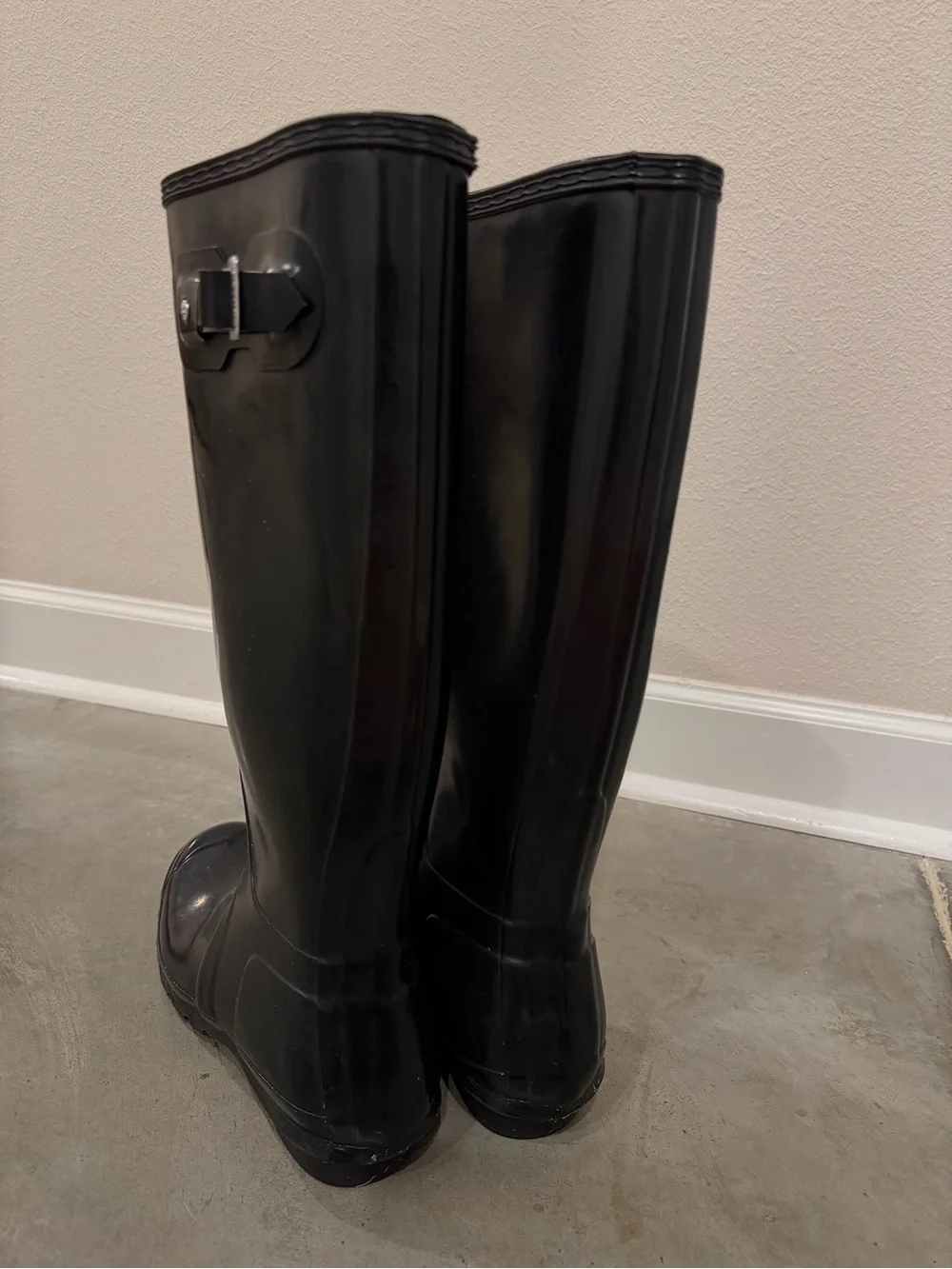 Hunter Black Tall Gloss Rain Boots